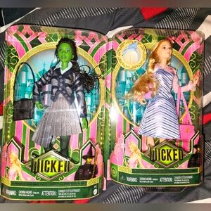 Wicked Glinda and Elphaba At Shiz University Doll Misprint box New in box
